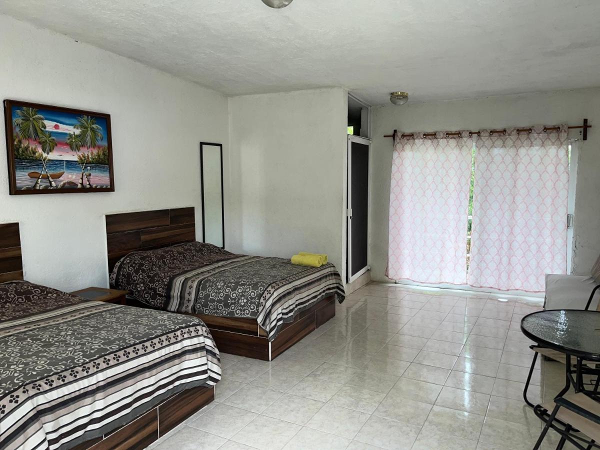 Teques Inn Текескитенго Екстериор снимка